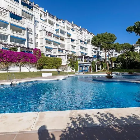 Pool View In Casa Sevilla - Puerto Banus Apartment Marbella