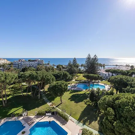 Pool View In Casa Sevilla - Puerto Banus Apartment Marbella