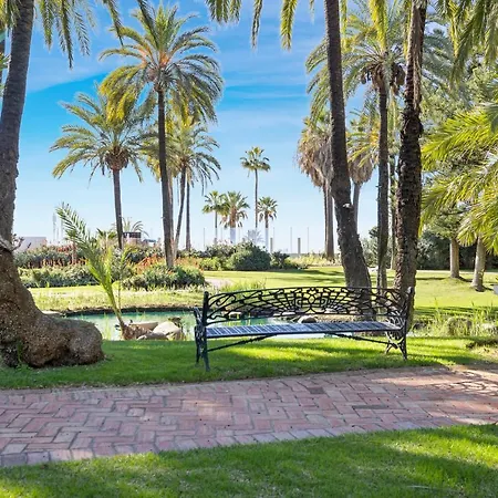 Apartment Pool View In Casa Sevilla - Puerto Banus *