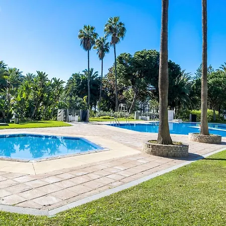 Apartment Pool View In Casa Sevilla - Puerto Banus *